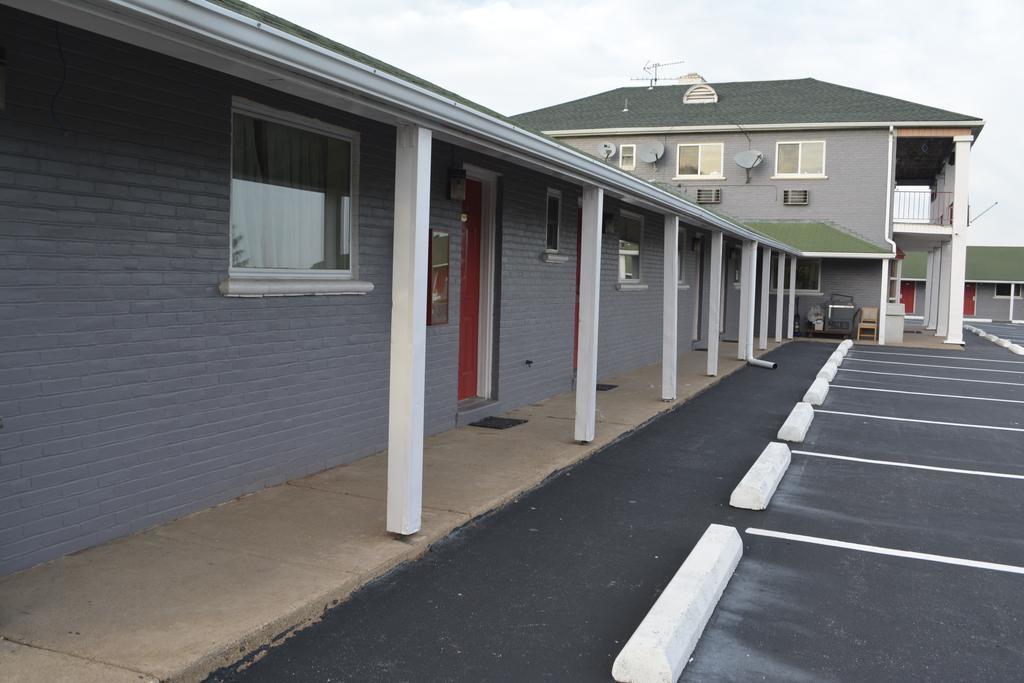 Red Carpet Inn & Suites New Cumberland Eksteriør billede